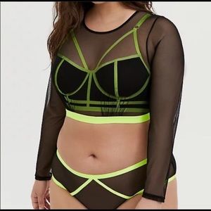 🖤 TORRID CURVE black mesh CROP-TOP!